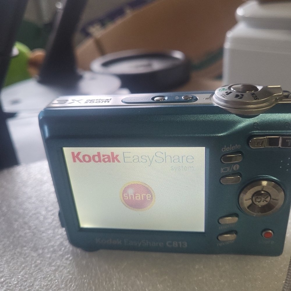Kodak Easyshare C813 Camera - Picture 3 of 7